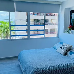 A Un Paso De La Playa , Cartagena Colombia